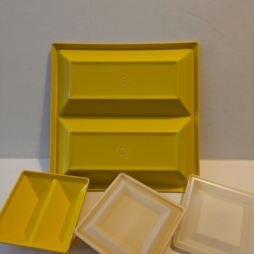 TUPPERWARE 5 Piece Get Togethers Buffet Set Serving Tray. Yellow - Picture 4 of 4